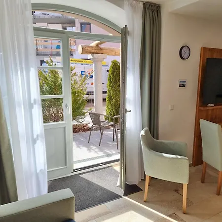 Apartment 2 Mit Terrasse Wehlenberg